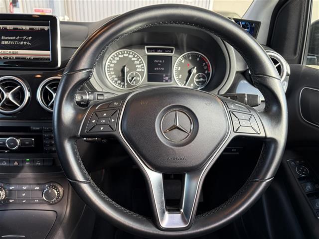 Bクラス B180 ブルーエフィシェンシー バリューパッケージ 純正ナビ Bluetooth対応 ワンセグTV バックカメラ ETC ステアリングリモコン クルーズコントロール アテンションアシスト 純正16インチAW 取扱説明書 保証書(3枚目)