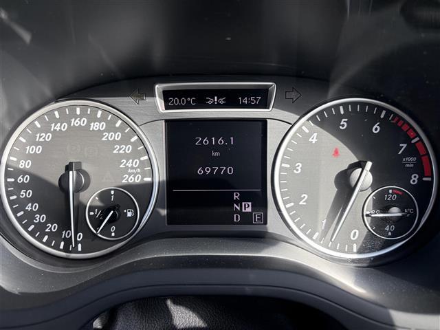 Bクラス B180 ブルーエフィシェンシー バリューパッケージ 純正ナビ Bluetooth対応 ワンセグTV バックカメラ ETC ステアリングリモコン クルーズコントロール アテンションアシスト 純正16インチAW 取扱説明書 保証書(4枚目)