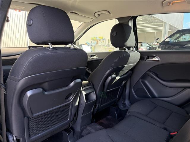 Bクラス B180 ブルーエフィシェンシー バリューパッケージ 純正ナビ Bluetooth対応 ワンセグTV バックカメラ ETC ステアリングリモコン クルーズコントロール アテンションアシスト 純正16インチAW 取扱説明書 保証書(24枚目)