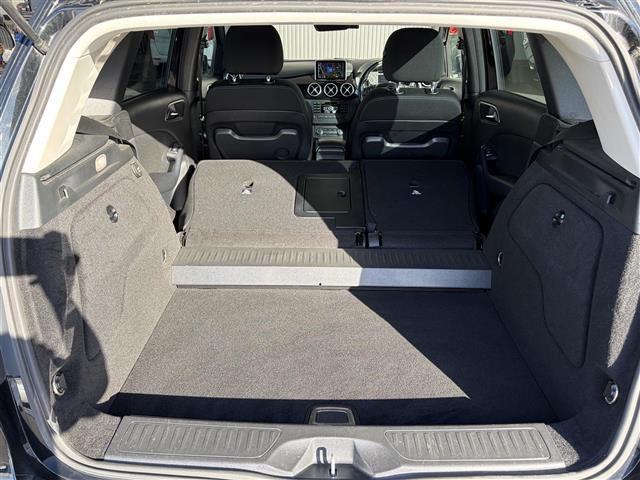 Bクラス B180 ブルーエフィシェンシー バリューパッケージ 純正ナビ Bluetooth対応 ワンセグTV バックカメラ ETC ステアリングリモコン クルーズコントロール アテンションアシスト 純正16インチAW 取扱説明書 保証書(28枚目)