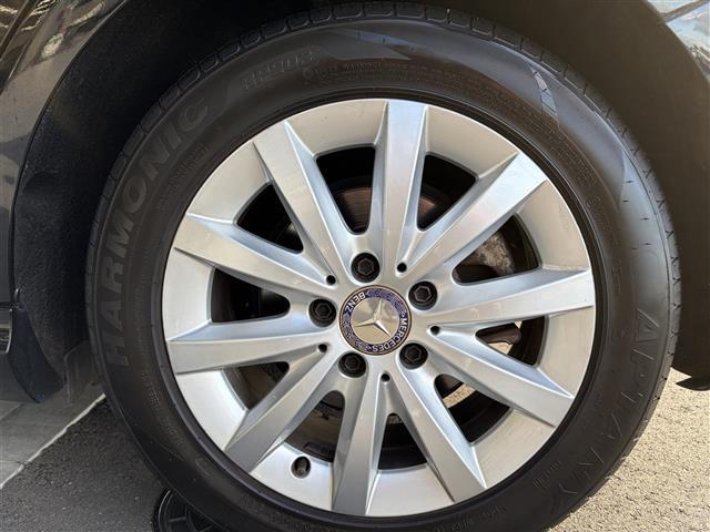 Bクラス B180 ブルーエフィシェンシー バリューパッケージ 純正ナビ Bluetooth対応 ワンセグTV バックカメラ ETC ステアリングリモコン クルーズコントロール アテンションアシスト 純正16インチAW 取扱説明書 保証書(40枚目)