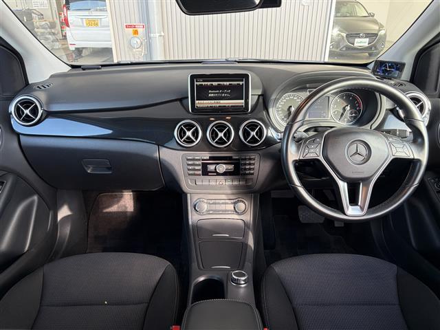 Bクラス B180 ブルーエフィシェンシー バリューパッケージ 純正ナビ Bluetooth対応 ワンセグTV バックカメラ ETC ステアリングリモコン クルーズコントロール アテンションアシスト 純正16インチAW 取扱説明書 保証書(42枚目)