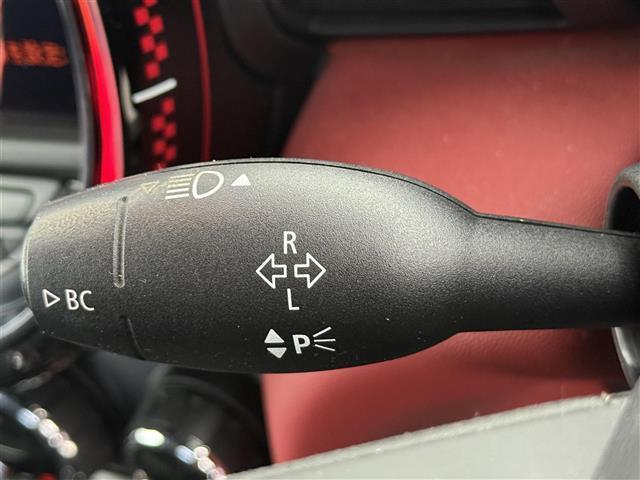 ＭＩＮＩ ジョンクーパーワークス　ワンオーナー　純正ナビ　ターボ車　ＥＴＣ　シートヒーター　クルーズコントロール　純正１８インチＡＷ　パドルシフト　ＨＵＤ　ステリモ　ＬＥＤライト　フロアマット　オートライト　スマートキー（7枚目）
