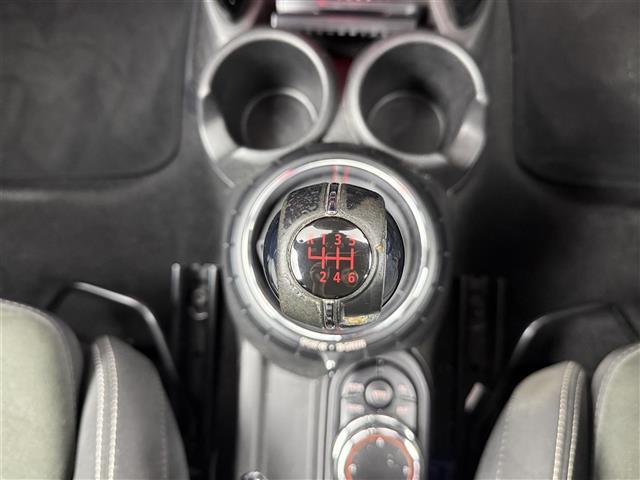 ＭＩＮＩ ジョンクーパーワークス　ワンオーナー　純正ナビ　ターボ車　ＥＴＣ　シートヒーター　クルーズコントロール　純正１８インチＡＷ　パドルシフト　ＨＵＤ　ステリモ　ＬＥＤライト　フロアマット　オートライト　スマートキー（13枚目）