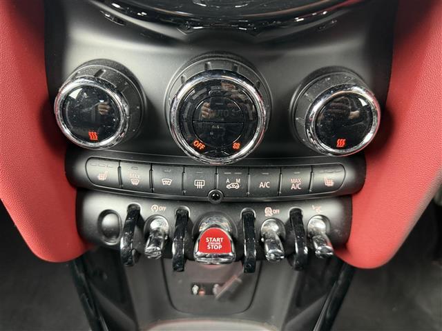 ＭＩＮＩ ジョンクーパーワークス　ワンオーナー　純正ナビ　ターボ車　ＥＴＣ　シートヒーター　クルーズコントロール　純正１８インチＡＷ　パドルシフト　ＨＵＤ　ステリモ　ＬＥＤライト　フロアマット　オートライト　スマートキー（14枚目）