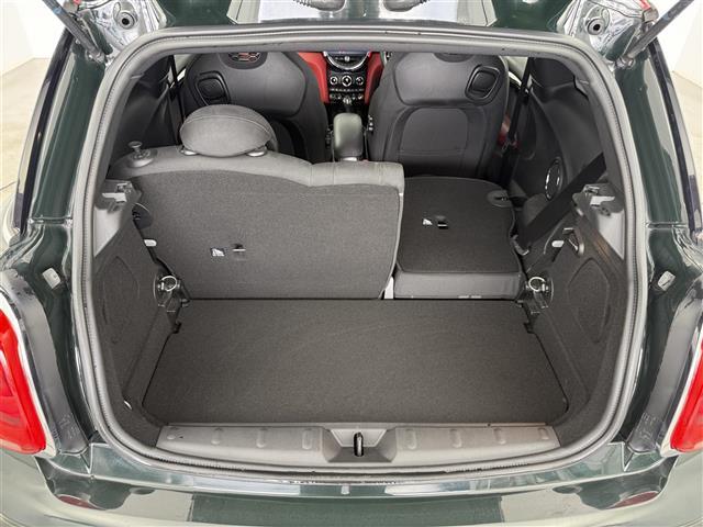 ＭＩＮＩ ジョンクーパーワークス　ワンオーナー　純正ナビ　ターボ車　ＥＴＣ　シートヒーター　クルーズコントロール　純正１８インチＡＷ　パドルシフト　ＨＵＤ　ステリモ　ＬＥＤライト　フロアマット　オートライト　スマートキー（21枚目）