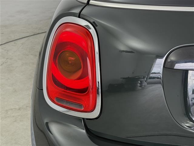 ＭＩＮＩ ジョンクーパーワークス　ワンオーナー　純正ナビ　ターボ車　ＥＴＣ　シートヒーター　クルーズコントロール　純正１８インチＡＷ　パドルシフト　ＨＵＤ　ステリモ　ＬＥＤライト　フロアマット　オートライト　スマートキー（35枚目）