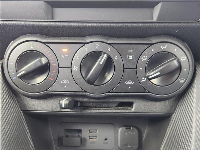 ＭＡＺＤＡ２ １５Ｃ　法人仕様車　マツダコネクトナビ　バックカメラ　ブラインドスポットモニタリング　衝突被害軽減ブレーキ　ＥＴＣ　横滑り防止装置　アイドリングストップ　スマートキー　プッシュスタート　オートライト（11枚目）