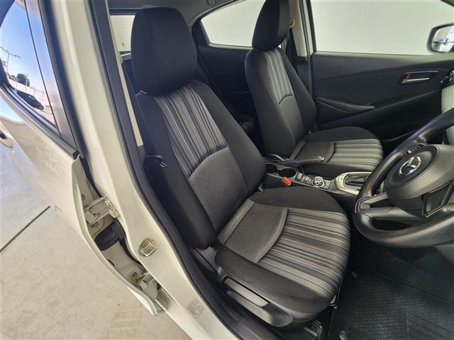 ＭＡＺＤＡ２ １５Ｃ　法人仕様車　マツダコネクトナビ　バックカメラ　ブラインドスポットモニタリング　衝突被害軽減ブレーキ　ＥＴＣ　横滑り防止装置　アイドリングストップ　スマートキー　プッシュスタート　オートライト（21枚目）