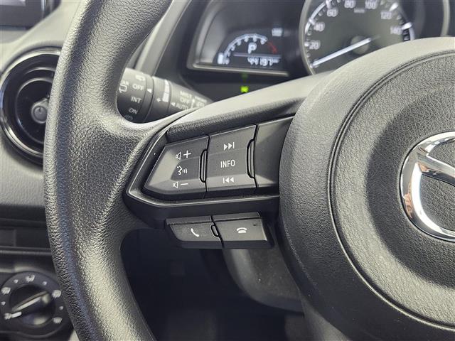 ＭＡＺＤＡ２ １５Ｃ　ユーティリティＰＫＧ　マツダコネクトナビ　バックカメラ　衝突被害ブレーキ　ドライブレコーダー　ＥＴＣ　レーンキープアシスト　リモコンキー×２　プッシュスタート　ＬＥＤヘッドライト　ステリングリモコン（6枚目）