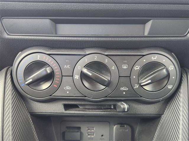 ＭＡＺＤＡ２ １５Ｃ　ユーティリティＰＫＧ　マツダコネクトナビ　バックカメラ　衝突被害ブレーキ　ドライブレコーダー　ＥＴＣ　レーンキープアシスト　リモコンキー×２　プッシュスタート　ＬＥＤヘッドライト　ステリングリモコン（11枚目）