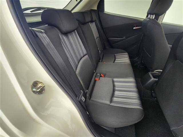 ＭＡＺＤＡ２ １５Ｃ　ユーティリティＰＫＧ　マツダコネクトナビ　バックカメラ　衝突被害ブレーキ　ドライブレコーダー　ＥＴＣ　レーンキープアシスト　リモコンキー×２　プッシュスタート　ＬＥＤヘッドライト　ステリングリモコン（21枚目）