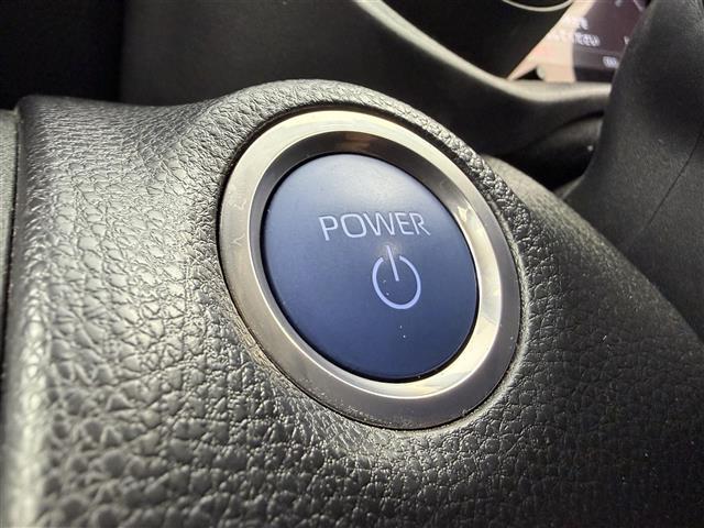 ヤリスクロス ハイブリッドG 純正8.8インチディスプレイオーディオナビ フルセグTV パノラミックビューモニター トヨタセーフティセンス ETC2.0 前方ドライブレコーダー 純正16インチアルミホイール LEDヘッドライト(5枚目)