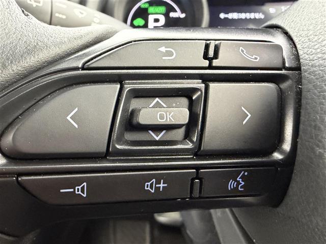 ヤリスクロス ハイブリッドG 純正8.8インチディスプレイオーディオナビ フルセグTV パノラミックビューモニター トヨタセーフティセンス ETC2.0 前方ドライブレコーダー 純正16インチアルミホイール LEDヘッドライト(6枚目)