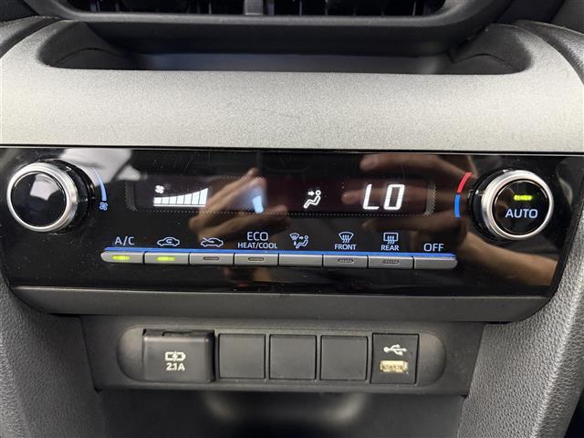 ヤリスクロス ハイブリッドG 純正8.8インチディスプレイオーディオナビ フルセグTV パノラミックビューモニター トヨタセーフティセンス ETC2.0 前方ドライブレコーダー 純正16インチアルミホイール LEDヘッドライト(13枚目)