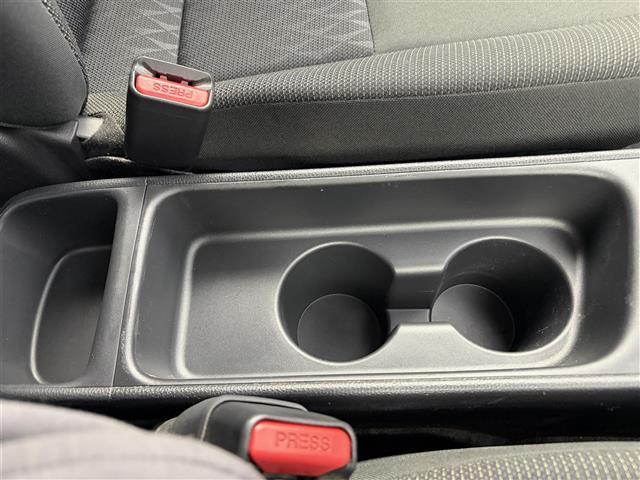 ヤリスクロス ハイブリッドG 純正8.8インチディスプレイオーディオナビ フルセグTV パノラミックビューモニター トヨタセーフティセンス ETC2.0 前方ドライブレコーダー 純正16インチアルミホイール LEDヘッドライト(16枚目)