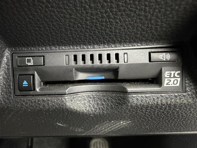 ヤリスクロス ハイブリッドG 純正8.8インチディスプレイオーディオナビ フルセグTV パノラミックビューモニター トヨタセーフティセンス ETC2.0 前方ドライブレコーダー 純正16インチアルミホイール LEDヘッドライト(18枚目)