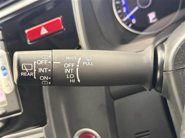 フィット 13G・Lパッケージ シティーブレーキアクティブ【CTBA】 横滑り防止装置 純正ナビ Bluetooth/ワンセグ/AM/FM) 純正ドライブレコーダ アイドリングストップ 革巻きステアオートLEDヘッドライト(7枚目)