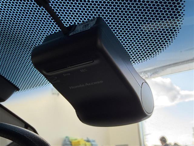 フィット 13G・Lパッケージ シティーブレーキアクティブ【CTBA】 横滑り防止装置 純正ナビ Bluetooth/ワンセグ/AM/FM) 純正ドライブレコーダ アイドリングストップ 革巻きステアオートLEDヘッドライト(13枚目)