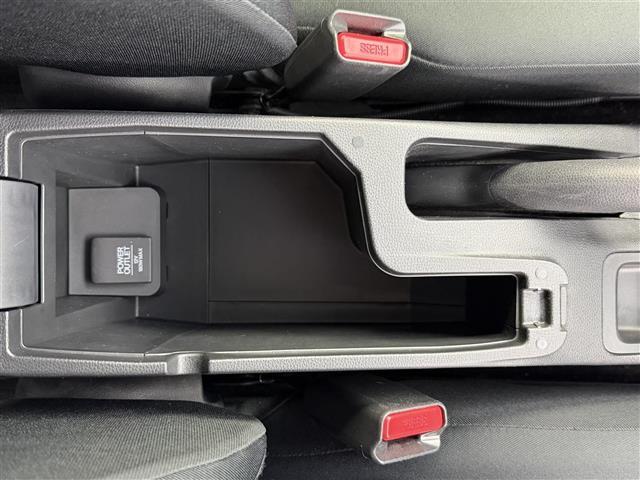 フィット 13G・Lパッケージ シティーブレーキアクティブ【CTBA】 横滑り防止装置 純正ナビ Bluetooth/ワンセグ/AM/FM) 純正ドライブレコーダ アイドリングストップ 革巻きステアオートLEDヘッドライト(18枚目)