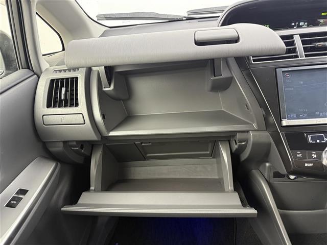 プリウスアルファ Sツーリングセレクション 純正HDDナビ 前後ドラレコ ETC 横滑り防止 オートライト フォグランプ TSC 純正18インチAWプッシュスタート スペアキー レザー調シートカバー(14枚目)