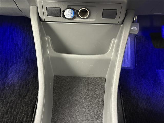 プリウスアルファ Sツーリングセレクション 純正HDDナビ 前後ドラレコ ETC 横滑り防止 オートライト フォグランプ TSC 純正18インチAWプッシュスタート スペアキー レザー調シートカバー(15枚目)