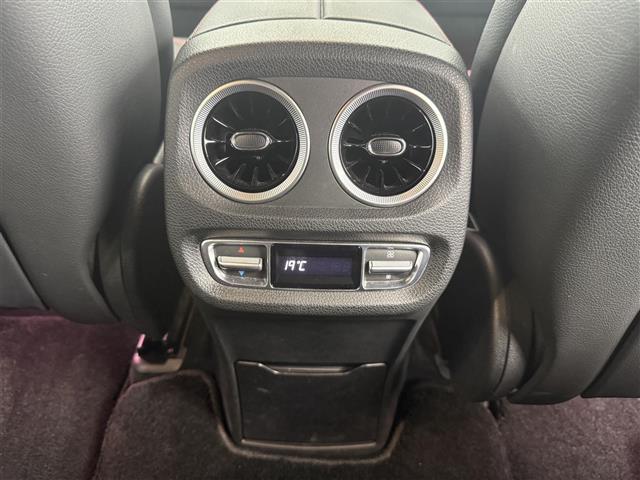 Gクラス G350d AMGライン ラグジュアリーパッケージ サンルーフ ブルメスタープレミアムサウンド AMGスタイリングパッケージ アダプティブダンピングシステム 純正ナビ Bluetooth接続 フルセグTV ACC BSM(17枚目)