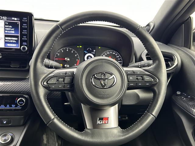 ＧＲヤリス ＲＺ　ハイパフォーマンス　ＪＢＬサウンド　純正ナビ　バックカメラ　ＥＴＣ２．０　ドラレコ　ハーフレザー　シートヒーター　ＢＳＭ　ＨＵＤ　電格ミラー　オートライト　ステアリングリモコン　フロアマット　純正１８インチＡＷ（2枚目）