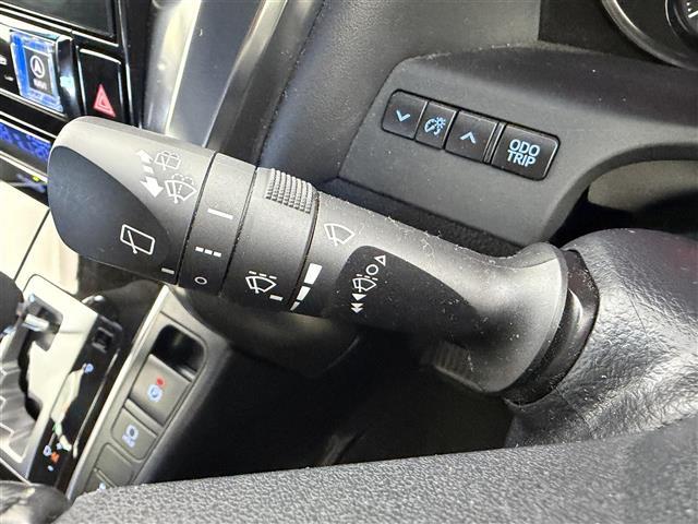 アルファード ２．５Ｓ　Ａパッケージ　タイプブラック　サンルーフ　アルパインＢＩＧＸ１１型ナビ（ＢＴ／フルセグＴＶ／ＣＤ／ＤＶＤ）　アルパインフリップダウンモニタ　バックカメラ　前後ドラレコ　ビルトインＥＴＣ　純正１８インチＡＷ（スタッドレス付ＡＷ車載）（8枚目）