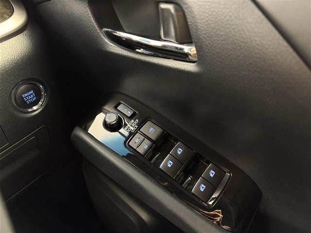 アルファード ２．５Ｓ　Ａパッケージ　タイプブラック　サンルーフ　アルパインＢＩＧＸ１１型ナビ（ＢＴ／フルセグＴＶ／ＣＤ／ＤＶＤ）　アルパインフリップダウンモニタ　バックカメラ　前後ドラレコ　ビルトインＥＴＣ　純正１８インチＡＷ（スタッドレス付ＡＷ車載）（18枚目）