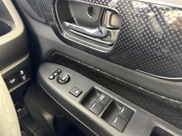 N-WGNカスタム G SSパッケージ 純正ナビ(CD/DVD/BT/ワンセグ) ETC バックカメラ СТВА 横滑り防止 クルーズコントロール ステアリングスイッチ USB充電 ディスチャージヘッドライト LEDフォグランプ(19枚目)