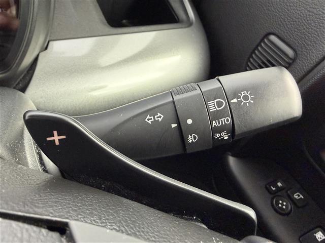 スペーシアギア ハイブリッドXZ ターボ スズキセーフティサポート 衝突被害軽減ブレーキ 車線逸脱警報 レーダークルーコントロール ステアリングスイッチ 両側電動スライドドア 純正ナビ ワンセグTV Bluetooth ステアリングスイッチ(9枚目)