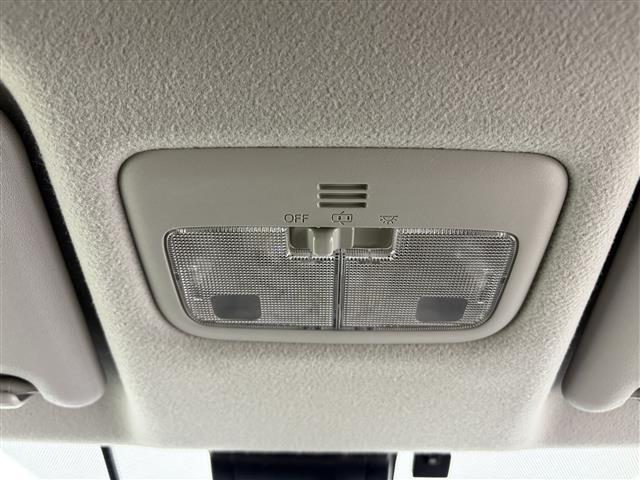 シエンタ ファンベースG 純正9インチナビ バックカメラ フルセグTV Bluetooth トヨタセーフティセンス 衝突被害軽減システム クルーズコントロール コーナーセンサー レーンキープアシスト 両側パワースライドドア(21枚目)