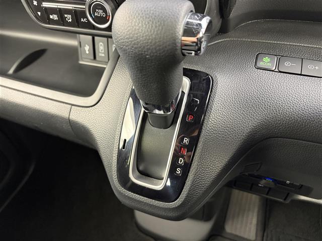 N-BOXカスタム L 純正7インチナビ バックカメラ Bluetooth ホンダセンシング 衝突被害軽減システム クルーズコントロール コーナーセンサー 横滑り防止装置 レーンキープアシスト オートライト ETC(12枚目)