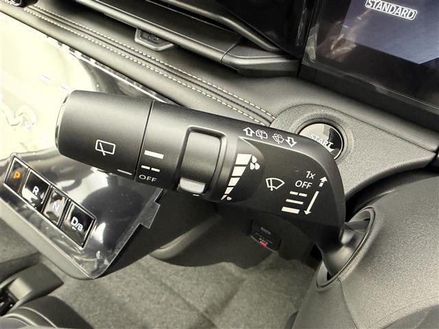 セレナ e-パワー ハイウェイスターV 登録済未使用車 両側パワースライドドア デジタルインナーミラー プロパイロット2.0 ワイヤレス充電 アラウンドビューモニター ETC2.0 コーナーセンサー 電子パーキング オートホールド(8枚目)