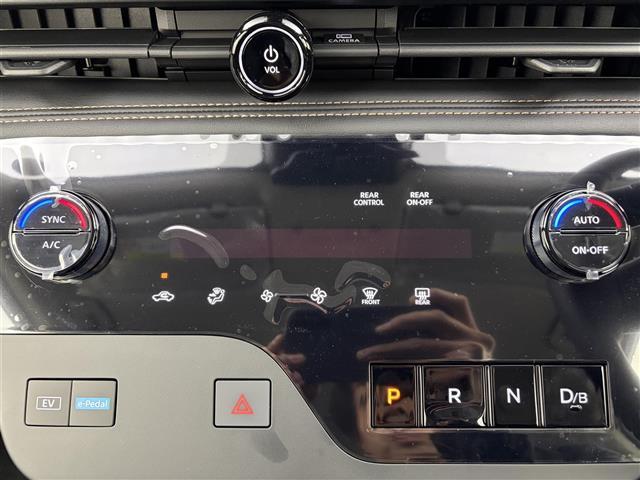 セレナ e-パワー ハイウェイスターV 登録済未使用車 両側パワースライドドア デジタルインナーミラー プロパイロット2.0 ワイヤレス充電 アラウンドビューモニター ETC2.0 コーナーセンサー 電子パーキング オートホールド(13枚目)