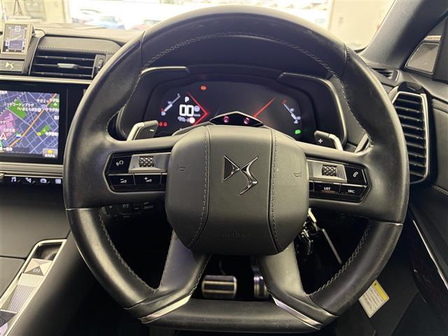 DS7クロスバック グランシック ブルーHDi サンルーフ 純正ナビ AM/FM Bluetooth USB iPod フルセグTV BRM製アナログ時計 クルコン レーンキープアシスト ブラインドスポットアシスト レザーシート パワーシート(3枚目)