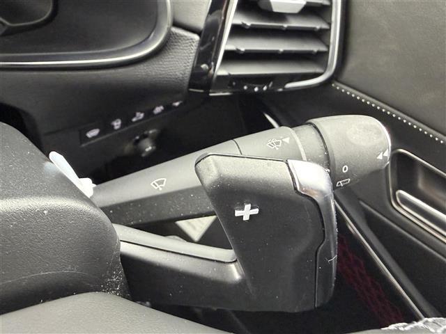 DS7クロスバック グランシック ブルーHDi サンルーフ 純正ナビ AM/FM Bluetooth USB iPod フルセグTV BRM製アナログ時計 クルコン レーンキープアシスト ブラインドスポットアシスト レザーシート パワーシート(9枚目)