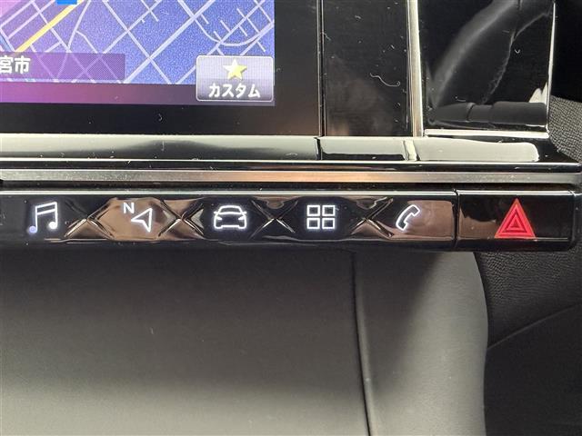 DS7クロスバック グランシック ブルーHDi サンルーフ 純正ナビ AM/FM Bluetooth USB iPod フルセグTV BRM製アナログ時計 クルコン レーンキープアシスト ブラインドスポットアシスト レザーシート パワーシート(13枚目)