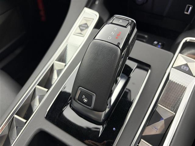 DS7クロスバック グランシック ブルーHDi サンルーフ 純正ナビ AM/FM Bluetooth USB iPod フルセグTV BRM製アナログ時計 クルコン レーンキープアシスト ブラインドスポットアシスト レザーシート パワーシート(14枚目)