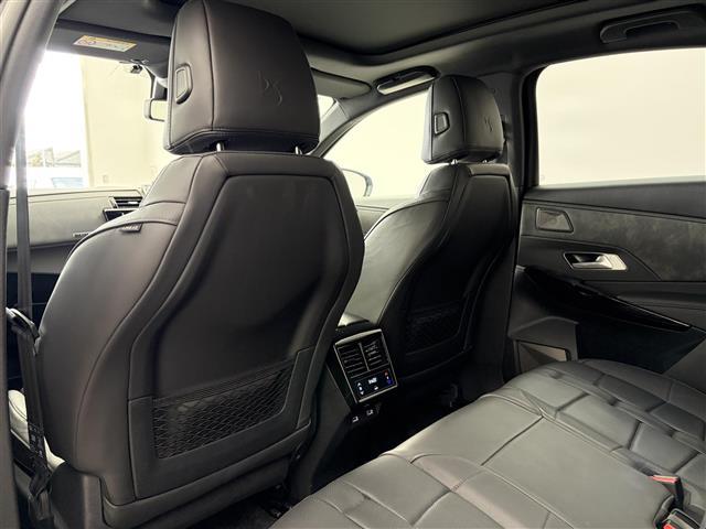 DS7クロスバック グランシック ブルーHDi サンルーフ 純正ナビ AM/FM Bluetooth USB iPod フルセグTV BRM製アナログ時計 クルコン レーンキープアシスト ブラインドスポットアシスト レザーシート パワーシート(25枚目)