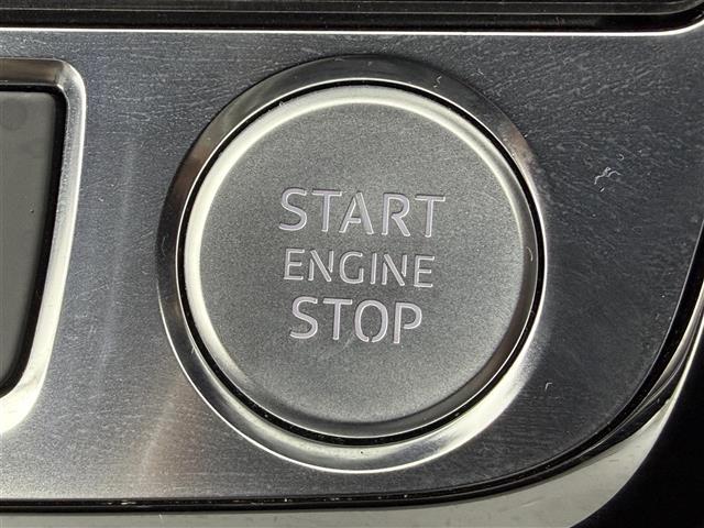 Ａ８ ６０ＴＦＳＩクワトロ　純正ナビ　全方位カメラ　レーダークルコン　シートベンチレーション　シートヒーター　シートクーラー　パワーシート　レザーシート　本革ステアリング　ステアリングスイッチ　リア３面電動シェード（5枚目）