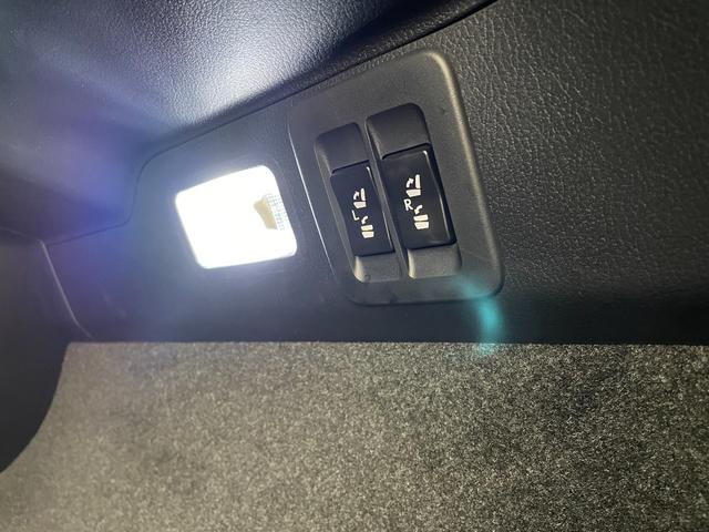 ���ŐV�i�r�i�t���Z�O�E�����Z�O�E�c�u�c�Đ��j�����ē��B�J���b�c�F���A�E�A���p�C���E�C�N���v�X�̃i�r���戵���Ă���o�b�N�J�����i�o�b�N���j�^�[�j��ȃ��j�^�[�i�t���b�v�_�E�����j�^�[�j�̎�t���\�ł��B