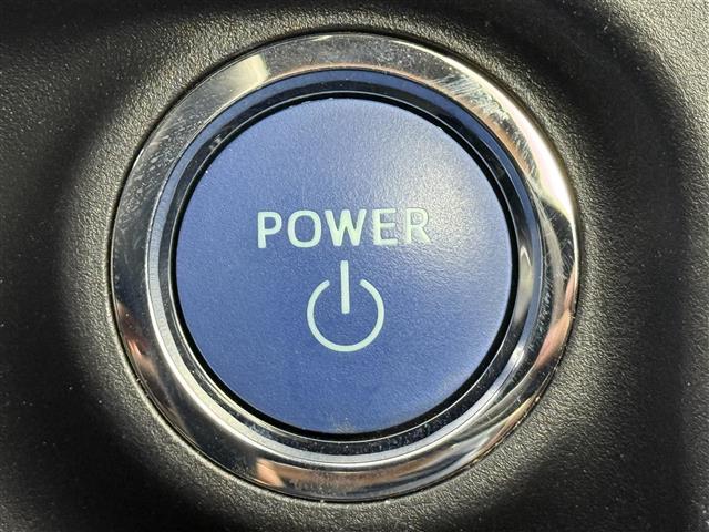 アクア Ｓ　スタイルブラック　純正ナビ（ＣＤ・Ｂｌｕｅｔｏｏｔｈ・フルセグ）バックカメラ　純正ドライブレコーダー　ＥＴＣ　レーンキープアシスト　横滑り防止装置　衝突軽減ブレーキ　盗難防止装置　ステアリングリモコン　オートハイビーム（8枚目）