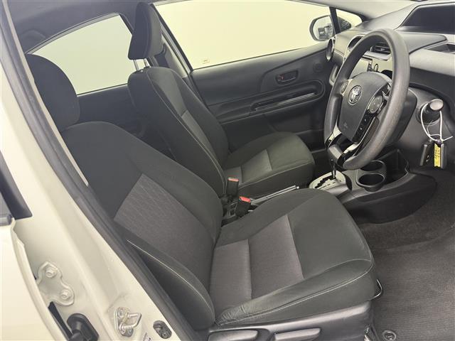 アクア Ｓ　スタイルブラック　純正ナビ（ＣＤ・Ｂｌｕｅｔｏｏｔｈ・フルセグ）バックカメラ　純正ドライブレコーダー　ＥＴＣ　レーンキープアシスト　横滑り防止装置　衝突軽減ブレーキ　盗難防止装置　ステアリングリモコン　オートハイビーム（18枚目）