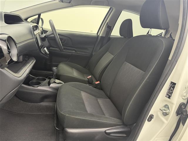 アクア Ｓ　スタイルブラック　純正ナビ（ＣＤ・Ｂｌｕｅｔｏｏｔｈ・フルセグ）バックカメラ　純正ドライブレコーダー　ＥＴＣ　レーンキープアシスト　横滑り防止装置　衝突軽減ブレーキ　盗難防止装置　ステアリングリモコン　オートハイビーム（19枚目）