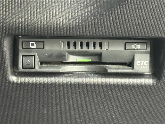 アクア Ｇ　純正ナビ（フルセグＴＶ・ＣＤ・ＤＶＤ・Ｂｌｕｅｔｏｏｔｈ・ラジオ）バックカメラ　ドライブレコーダー　ＥＴＣ　前席シートヒーター　前席パワーシート　クルーズコントロール　パドルシフト　ＬＥＤオートライト（13枚目）