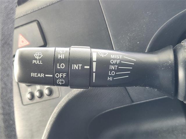 アクア Ｓ　純正ナビ　フルセグＴＶ　Ｂｌｕｅｔｏｏｔｈ・ＣＤ・ＤＶＤ　バックカメラ　ＥＴＣ　前席シートヒーター　ドライブレコーダー　盗難防止装置　ＬＥＤオートライト　コーナーポール　スマートキー　プッシュスタート（6枚目）