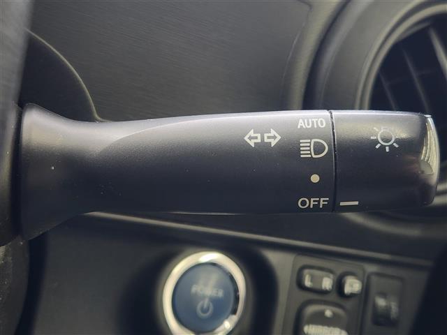 アクア Ｓ　純正ナビ　フルセグＴＶ　Ｂｌｕｅｔｏｏｔｈ・ＣＤ・ＤＶＤ　バックカメラ　ＥＴＣ　前席シートヒーター　ドライブレコーダー　盗難防止装置　ＬＥＤオートライト　コーナーポール　スマートキー　プッシュスタート（7枚目）