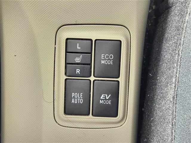 アクア Ｓ　純正ナビ　フルセグＴＶ　Ｂｌｕｅｔｏｏｔｈ・ＣＤ・ＤＶＤ　バックカメラ　ＥＴＣ　前席シートヒーター　ドライブレコーダー　盗難防止装置　ＬＥＤオートライト　コーナーポール　スマートキー　プッシュスタート（13枚目）